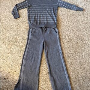 Chico's Zenergy Gray Knit Top & Pants (Set- Cotton, Rayon, Nylon, Cashmere)